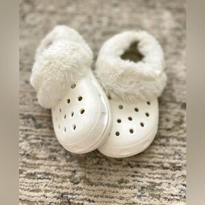 Crocs Classic Wholly Mammoth Clogs White Women Size 8 Fluffy Cozy Comfort‎ Shoes